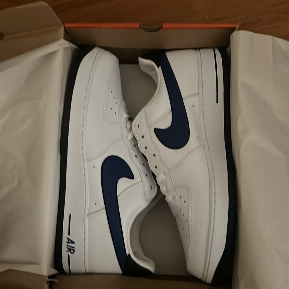 Nike Air Force 1 Low top, never worn!